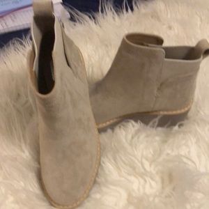 never worn dolce vita Basics booties